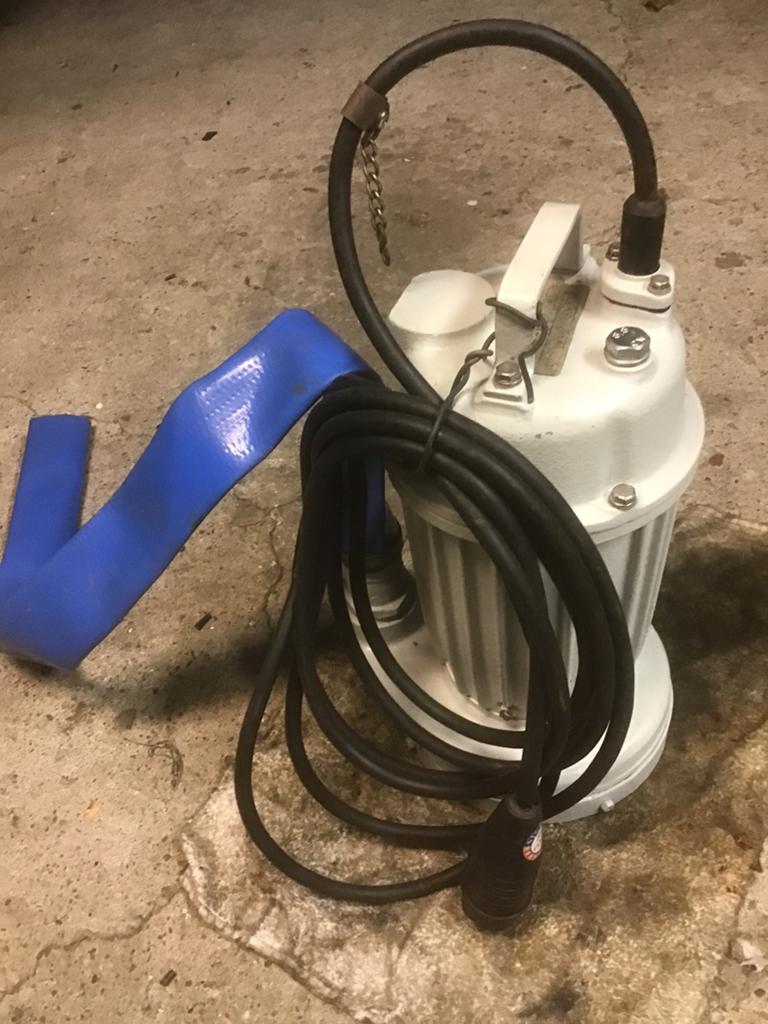 Klokpomp, Ophalen of Verzenden, Zo goed als nieuw