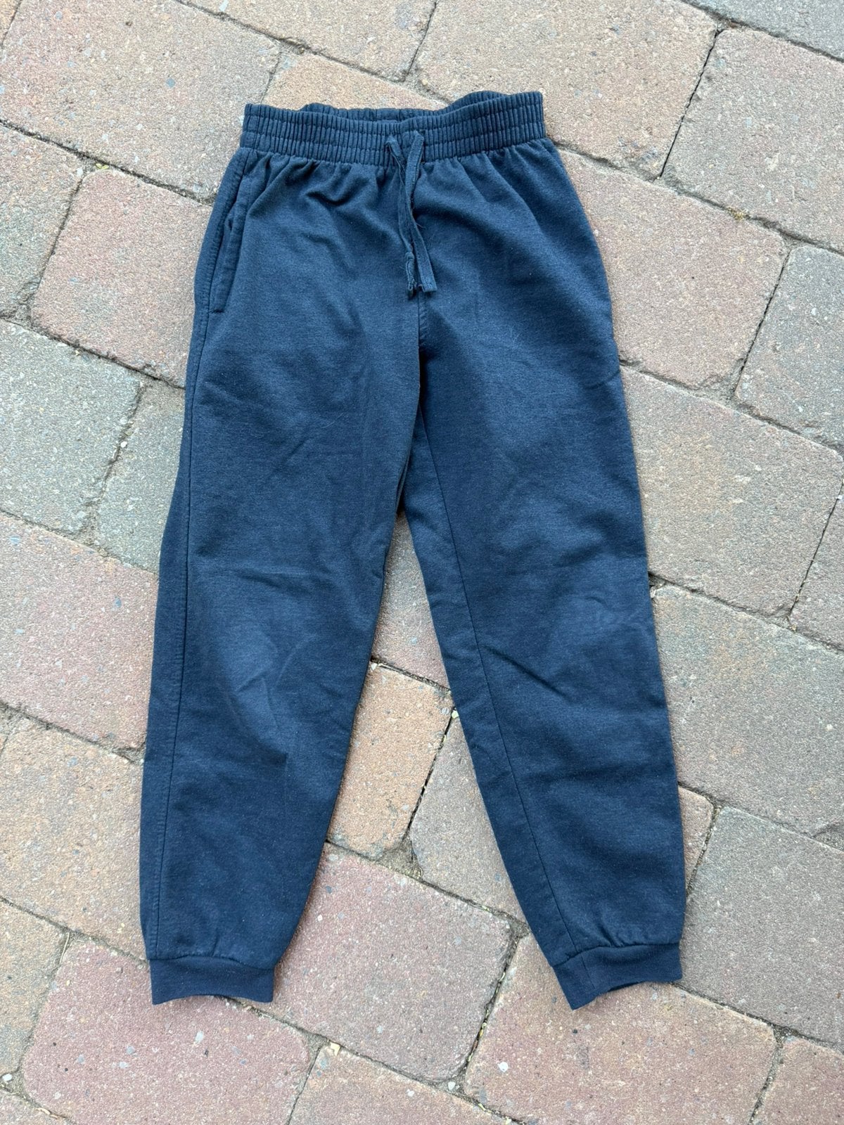 Joggingpak maat 122/128, Kinderen en Baby's, Kinderkleding | Maat 122, Ophalen of Verzenden, Zo goed als nieuw, Jongen, Broek