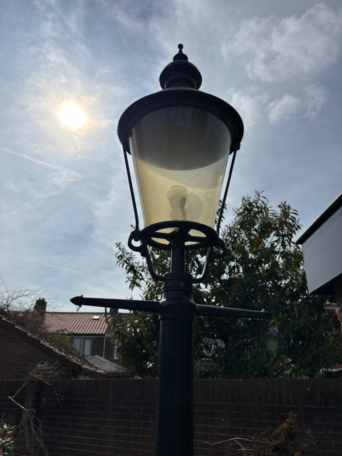 Foto 2 van Tuinlamp klasiek gietijzer merk KS