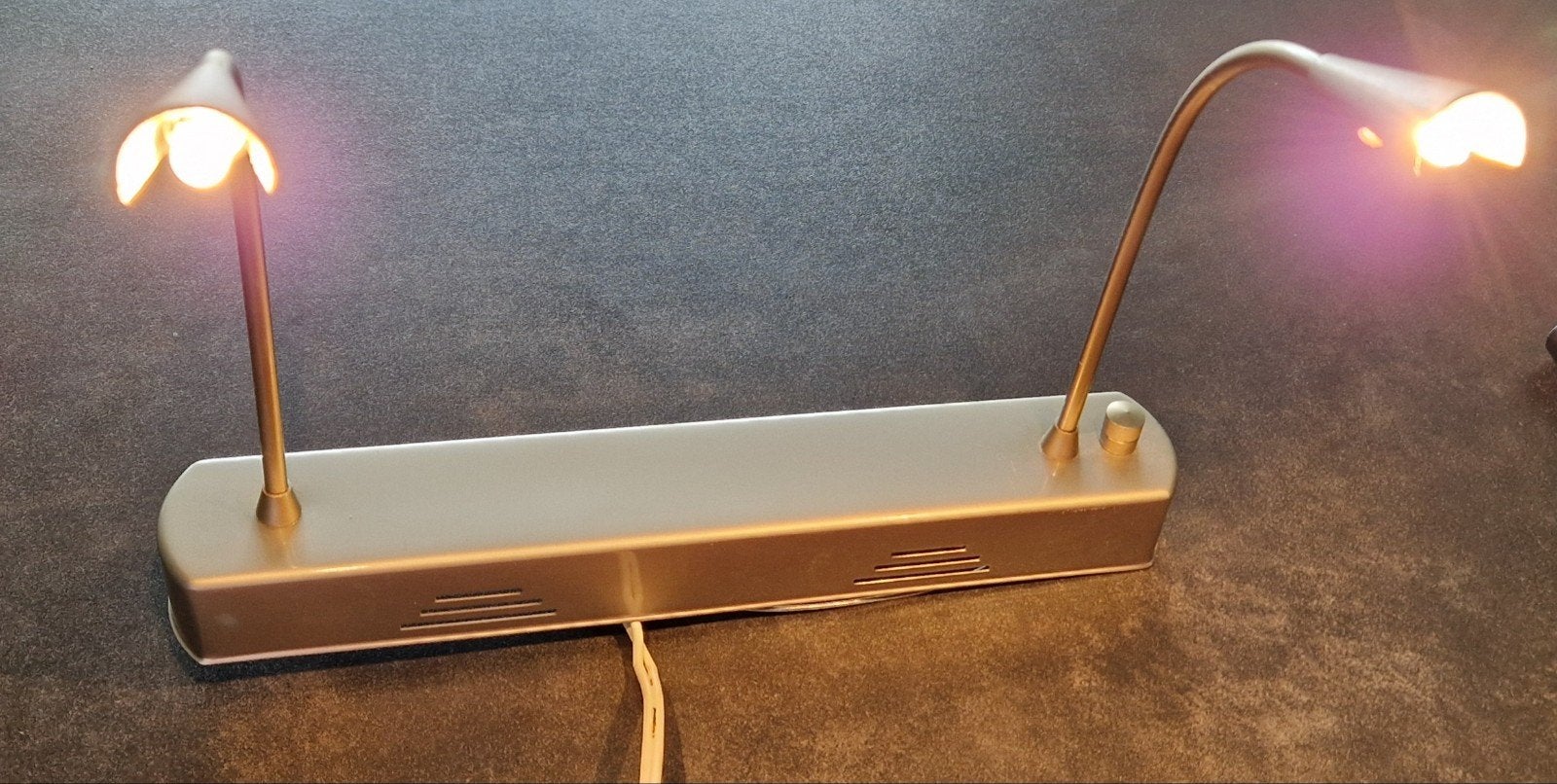 ROGU schilderijlamp / wandlamp met 2 dimbare halogeenspo, Huis en Inrichting, Ophalen of Verzenden