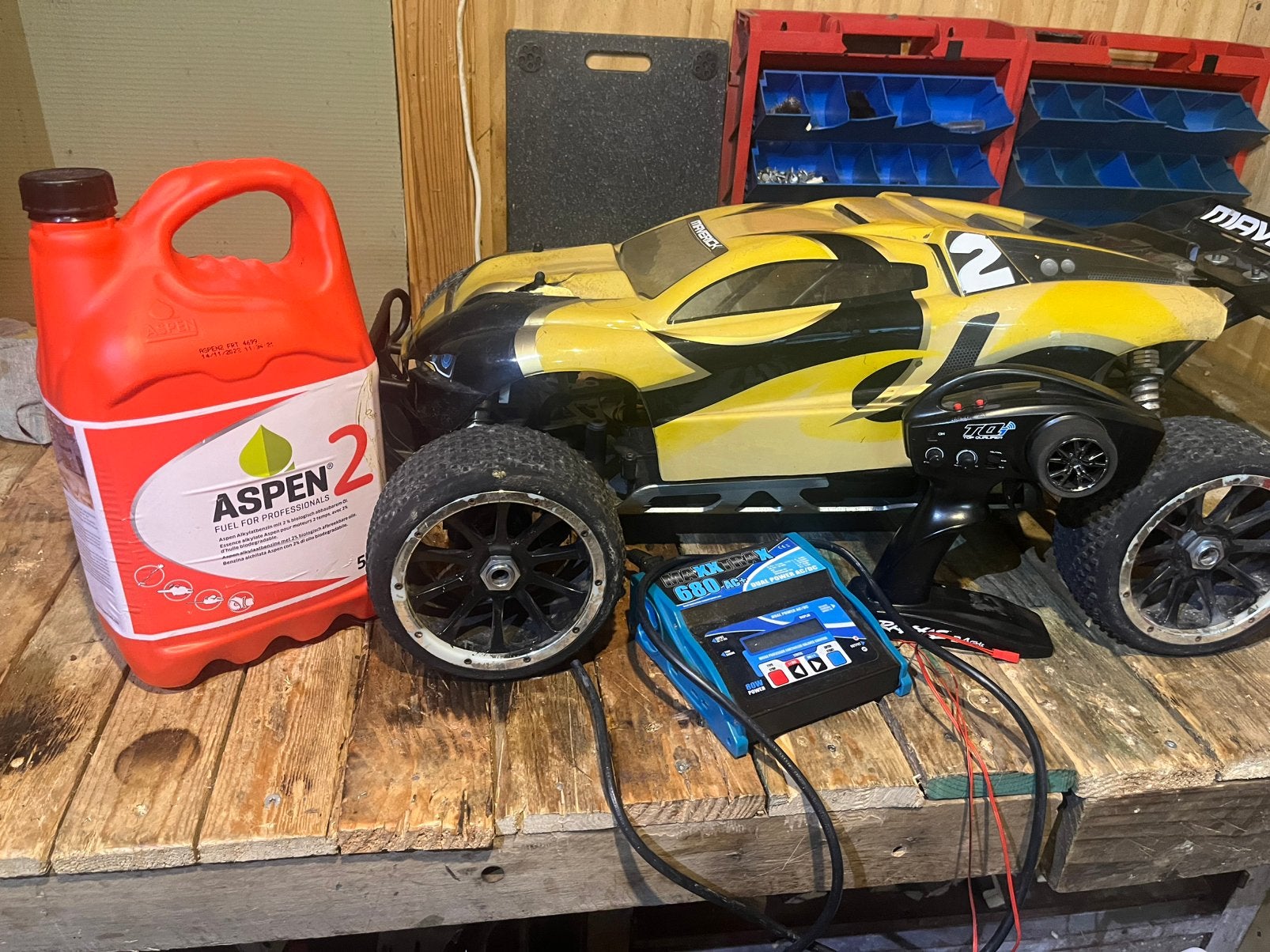 Rc auto 2 takt, Ophalen, Zo goed als nieuw, Overige schalen, Auto offroad