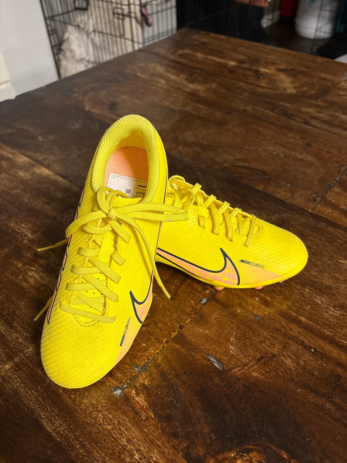 Nike Mercurial Voetbalschoenen - Geel - Maat 33, Ophalen of Verzenden, Zo goed als nieuw, Schoenen