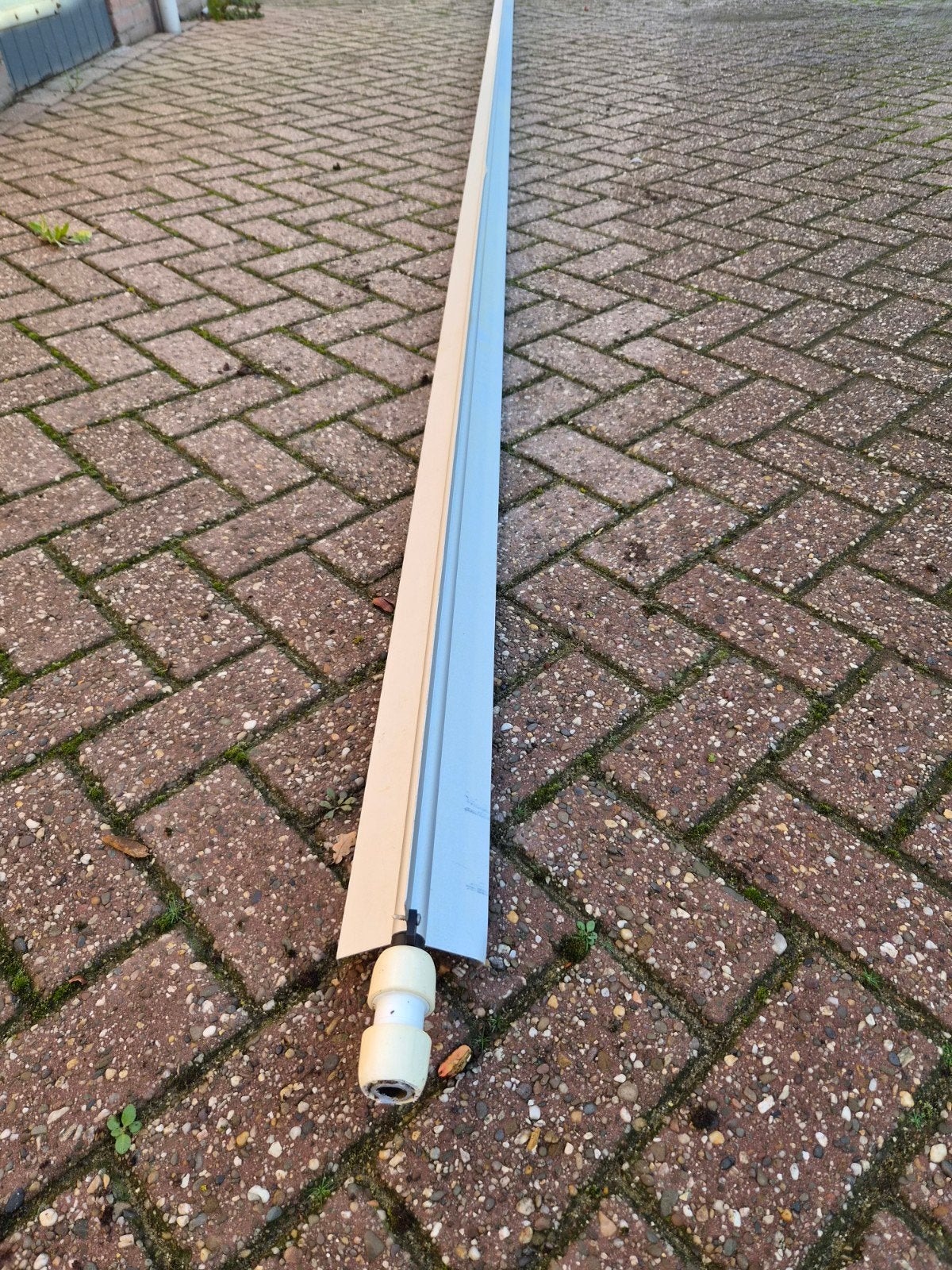 Warmwater verwarmingsprofielen aluminium varkensstal / bigge, Gebruikt, Minder dan 30 cm, Radiator, 150 cm of meer