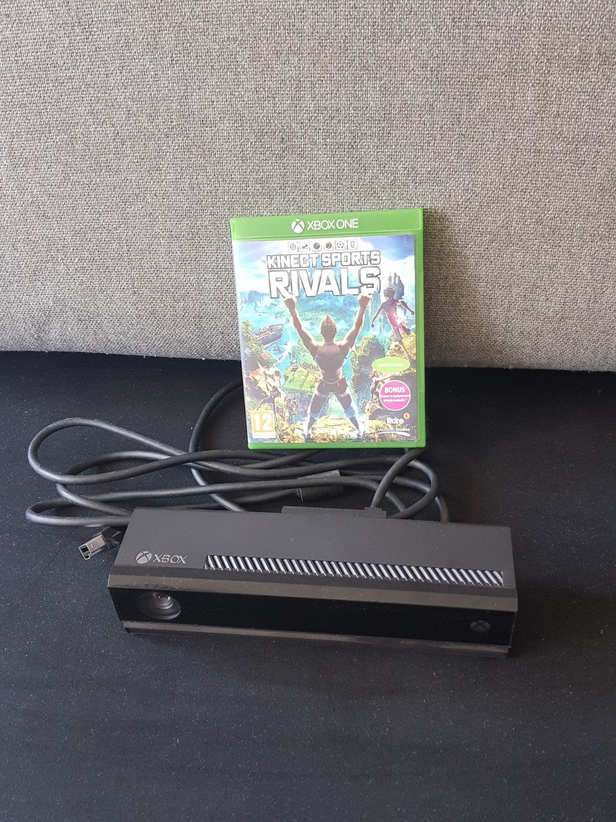 Kinect Sensor Xbox One + Kinect Sport Rivals, Spelcomputers en Games, Spelcomputers | Xbox | Accessoires, Verzenden, Zo goed als nieuw