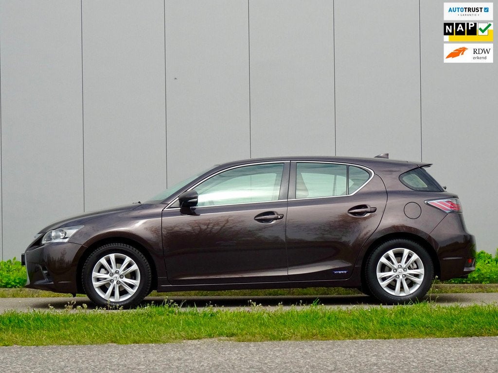 Lexus CT 200h Luxury Sport | Leer | Navi | NL | Trekhaak |, Auto's, Lexus, Gebruikt, Euro 6, 4 cilinders, Bruin