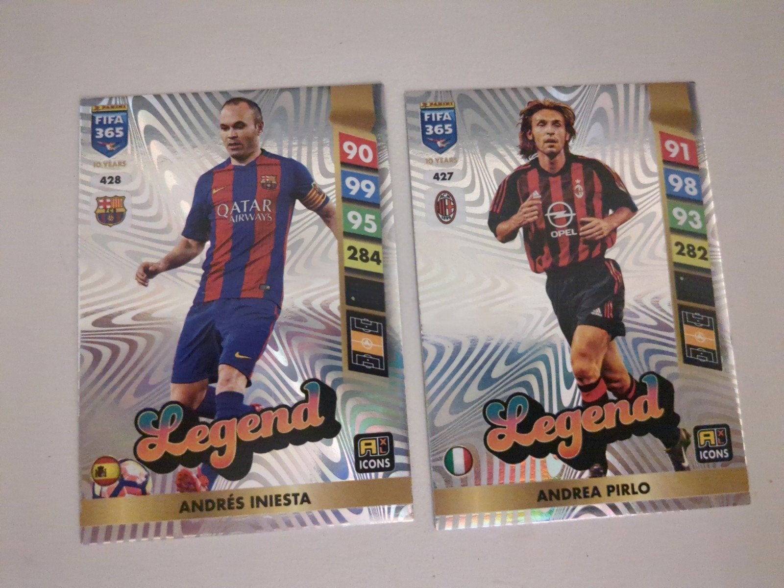 Panini FIFA 365 Legend kaarten: Iniesta & Pirlo, Ophalen of Verzenden, Zo goed als nieuw, Buitenlandse clubs, Spelerskaart