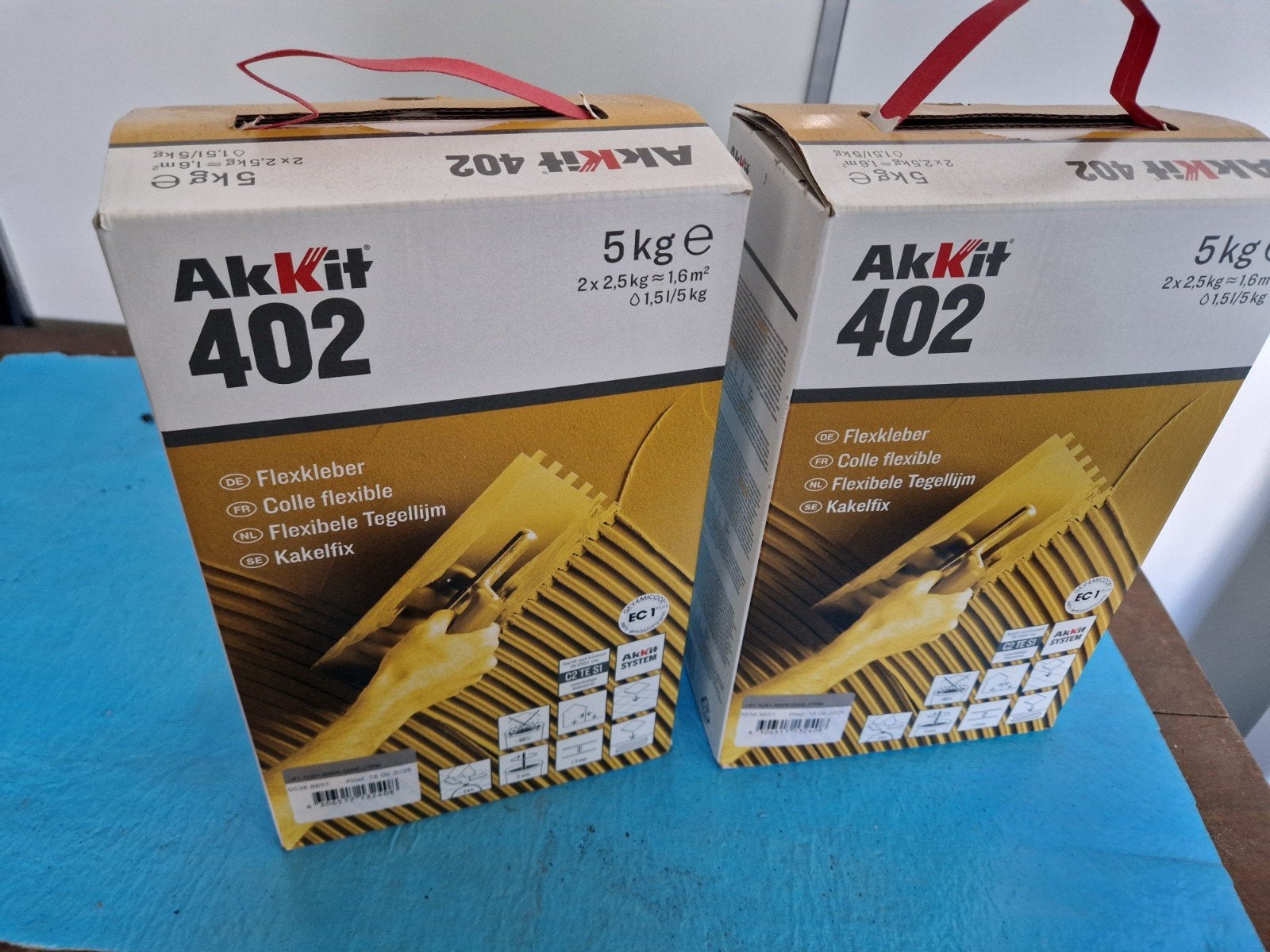 2 x Akkit 402 Flexibele Tegellijm, 5 kg — nieuw in doos, Overige materialen, Wandtegels, Nieuw, Minder dan 20 cm