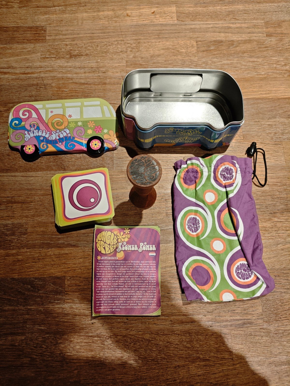 Jungle Speed bordspel in unieke VW bus blikken doos, Ophalen of Verzenden, Zo goed als nieuw, Asmodee