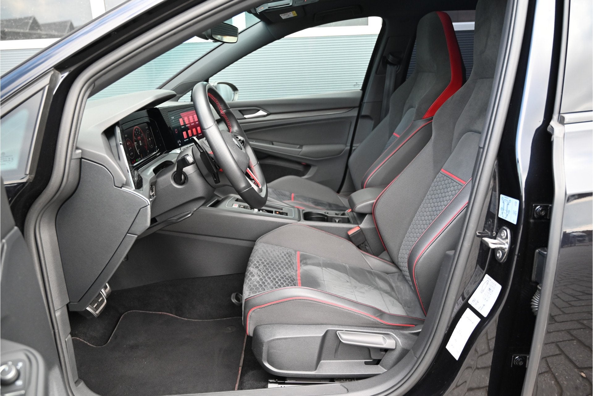 Volkswagen Golf 2.0 TSI GTI CLUBSPORT 300 PK / PANO / EVENTU, Gebruikt, Euro 6, 4 cilinders, 1984 cc