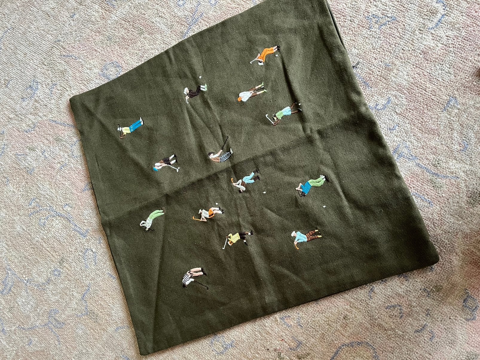 Groene kussenhoes met geborduurde golfspelers, Ophalen of Verzenden, Nieuw, Groen, Vierkant