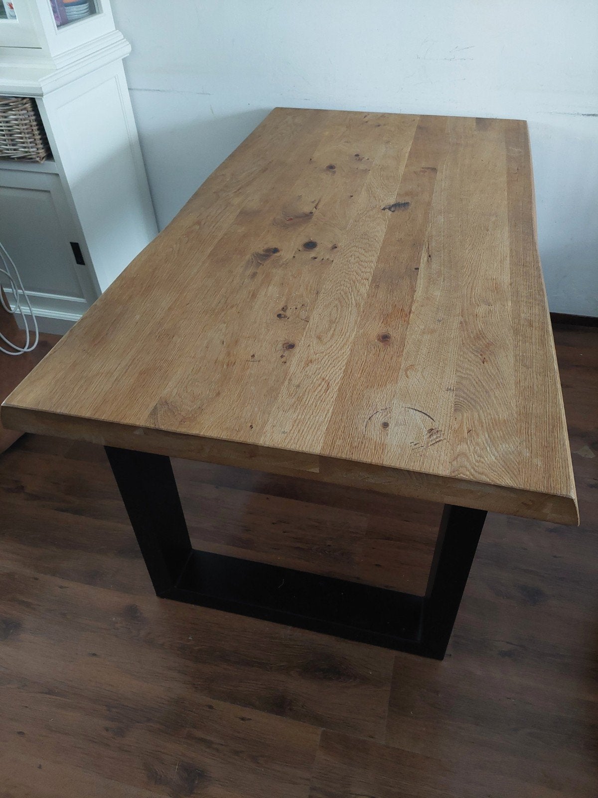 Robuuste eikenhouten salontafel met metalen onderstel, Huis en Inrichting, Tafels | Eettafels, Ophalen, 100 tot 150 cm, Tot twee personen