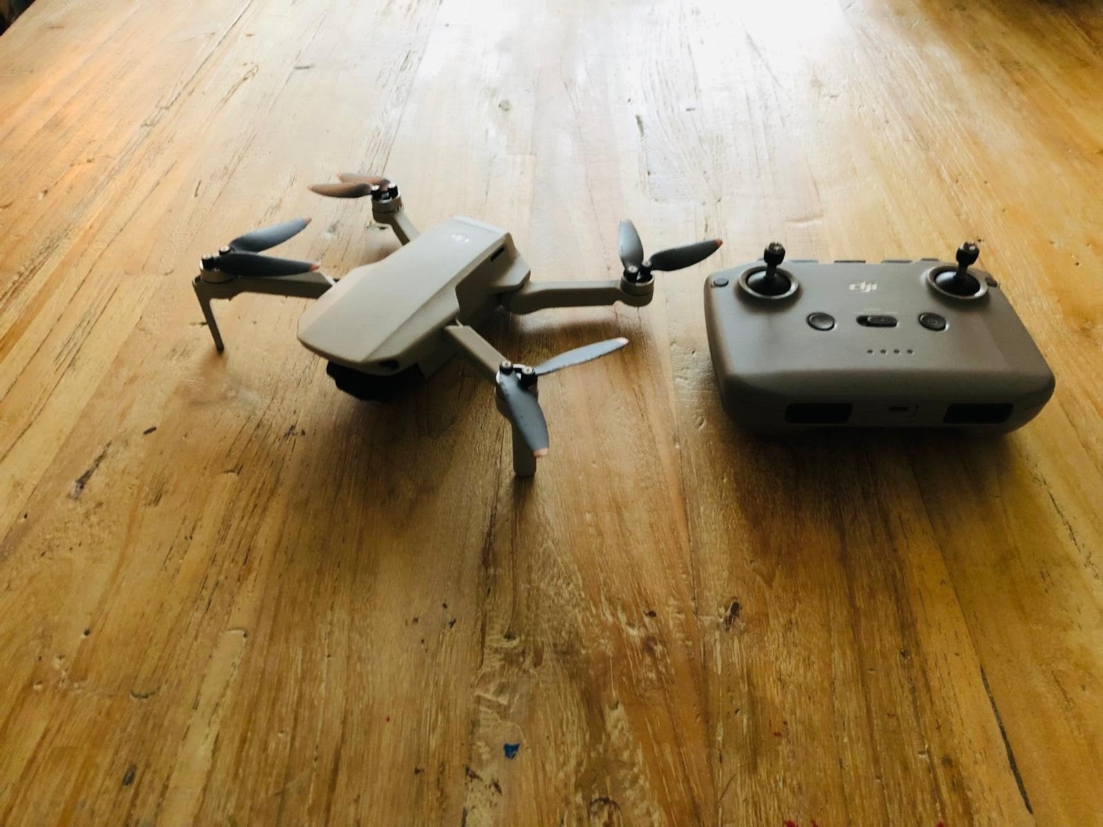 Aangeboden: DJI Mini 2, Ophalen, Zo goed als nieuw