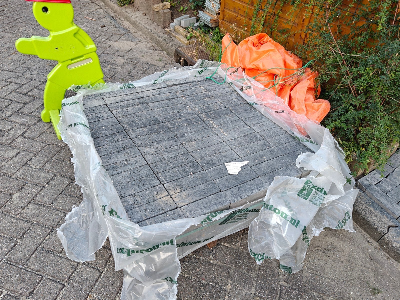 Gratis grijze stenen 21x7x8 cm - 3m2, Tuin en Terras, Tegels en Klinkers, Ophalen, Klinkers, Nieuw, Minder dan 5 m²