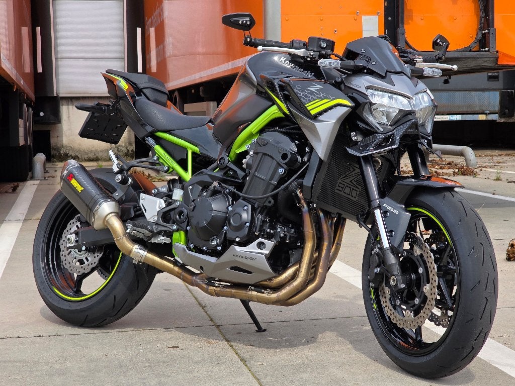 Kawasaki Z900 2020 - A2 volle 130pk met Akrapovic uitlaat, 4 cilinders, 948 cc, Gebruikt, Minimaal motorrijbewijs A2