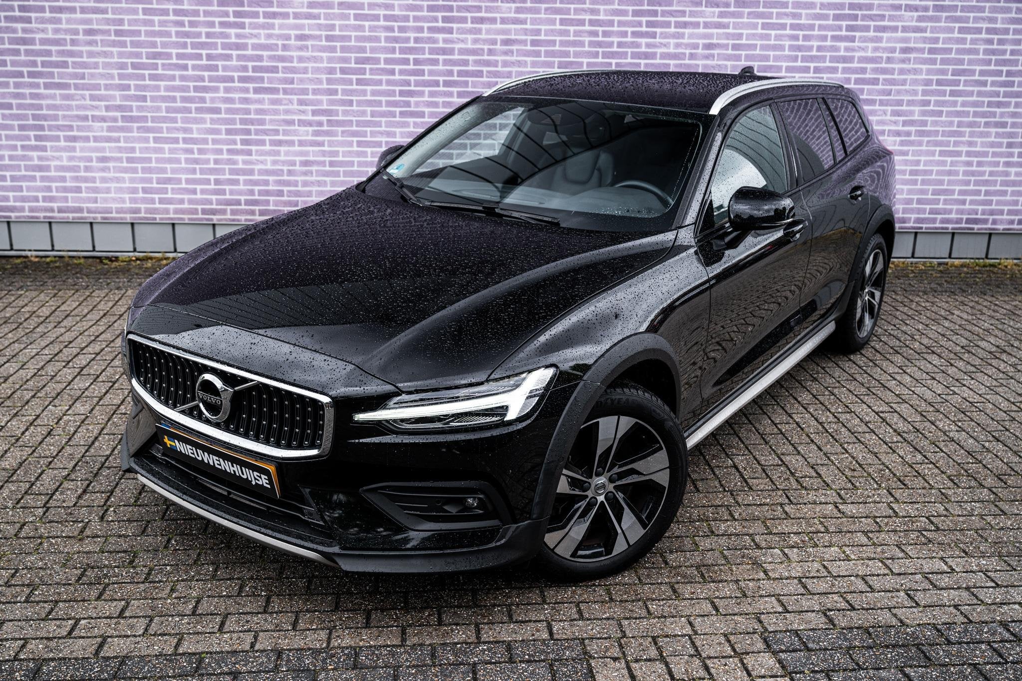 Foto 14 van Volvo V60 Cross Country 2.0 B5 AWD Pro | Achteruitrijcamera