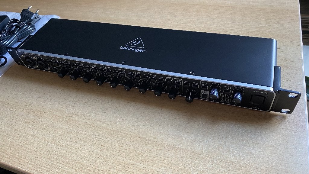 Behringer U-Phoria UMC1820 in nette staat, Ophalen of Verzenden, Gebruikt, 5 tot 10 kanalen, Microfooningang