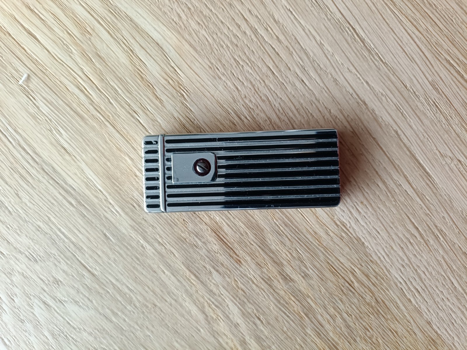 ZILVERKLEURIGE AANSTEKER, Verzamelen, Ophalen of Verzenden, Gebruikt, Aansteker