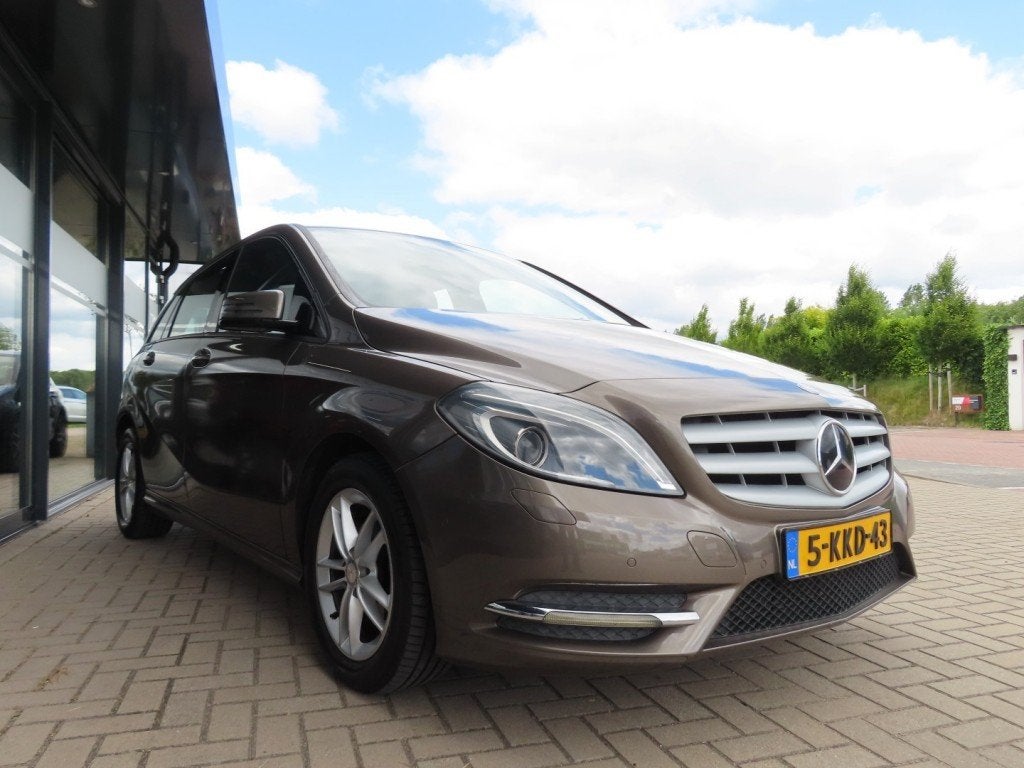 Mercedes-benz B-KLASSE 180 Ambition Aut. Ecc Navi Trekhaak 2, Automaat, Gebruikt, Euro 6, 4 cilinders