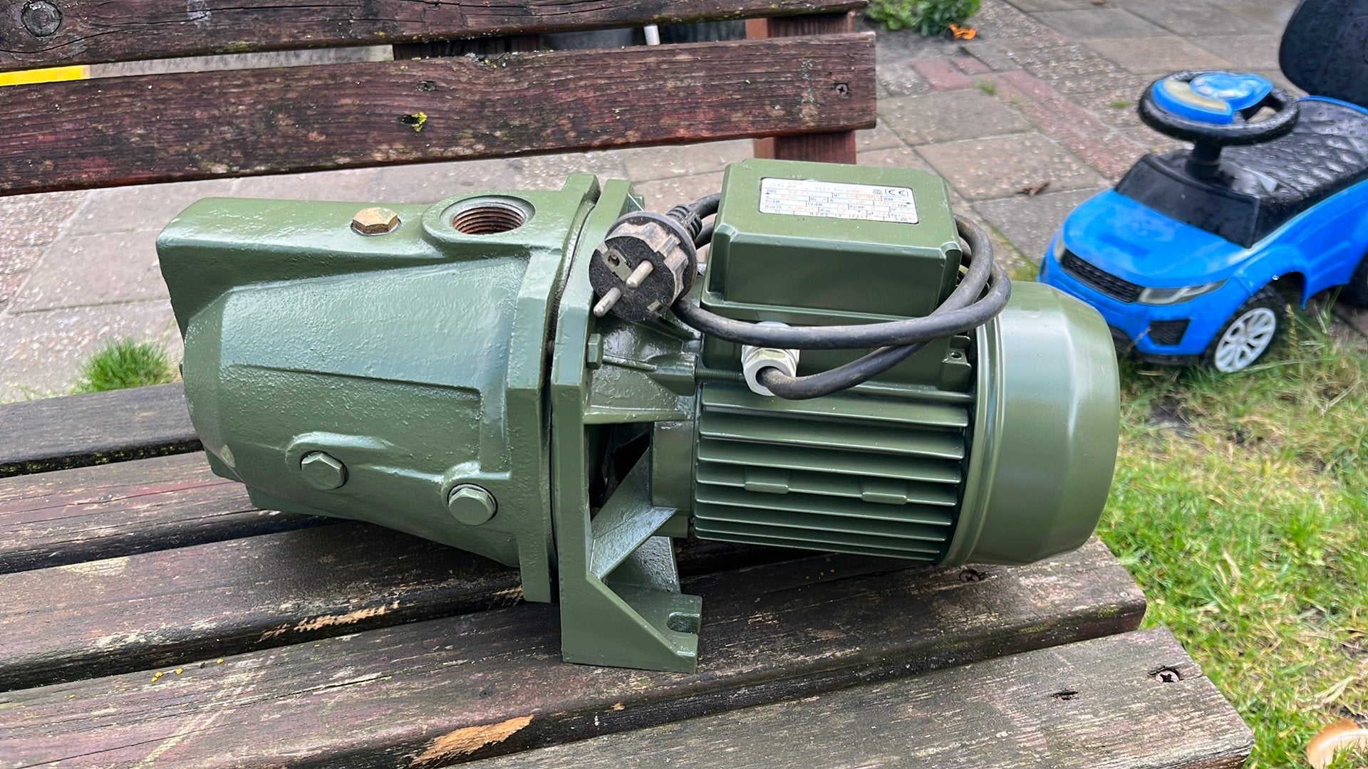 Saer tr5 waterpomp, Ophalen, Zo goed als nieuw