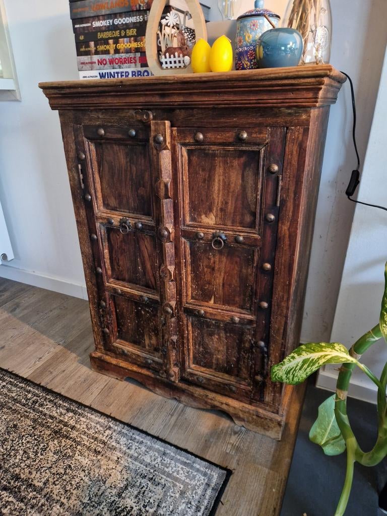 Prachtige Indonesische kast, Antiek en Kunst, Ophalen of Verzenden