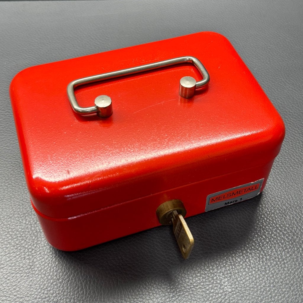 Vintage geldkistje rood met slot inclusief 1 sleutel, Ophalen of Verzenden, Gebruikt