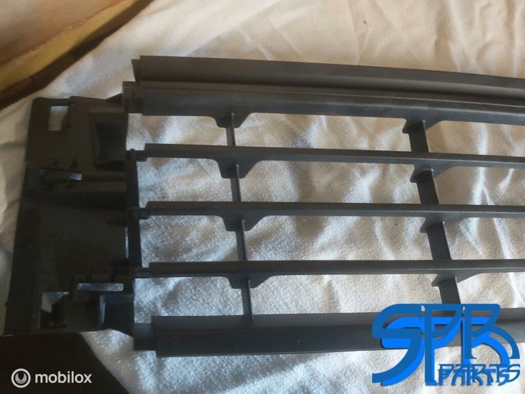 VW POLO 6C 14> GRILLE Bumperrooster MIDDEN ROOSTER 6C0853677, Gebruikt, VOLKSWAGEN, Volkswagen, Ophalen of Verzenden