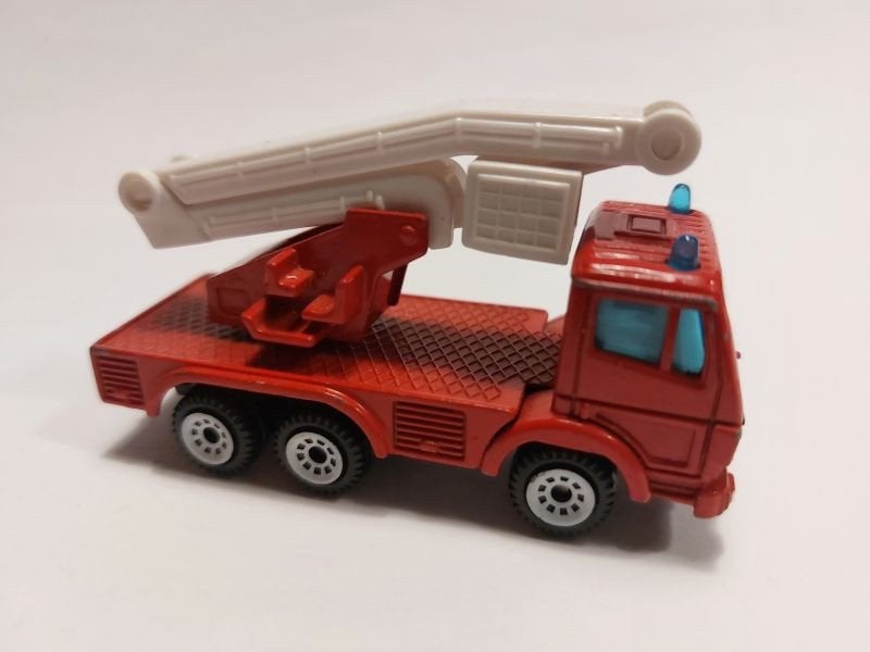 Mercedes Benz Brandweer hoogwerker blusvoertuig SIKU 3 inch, Hobby en Vrije tijd, Ophalen of Verzenden, Nieuw, Bus of Vrachtwagen
