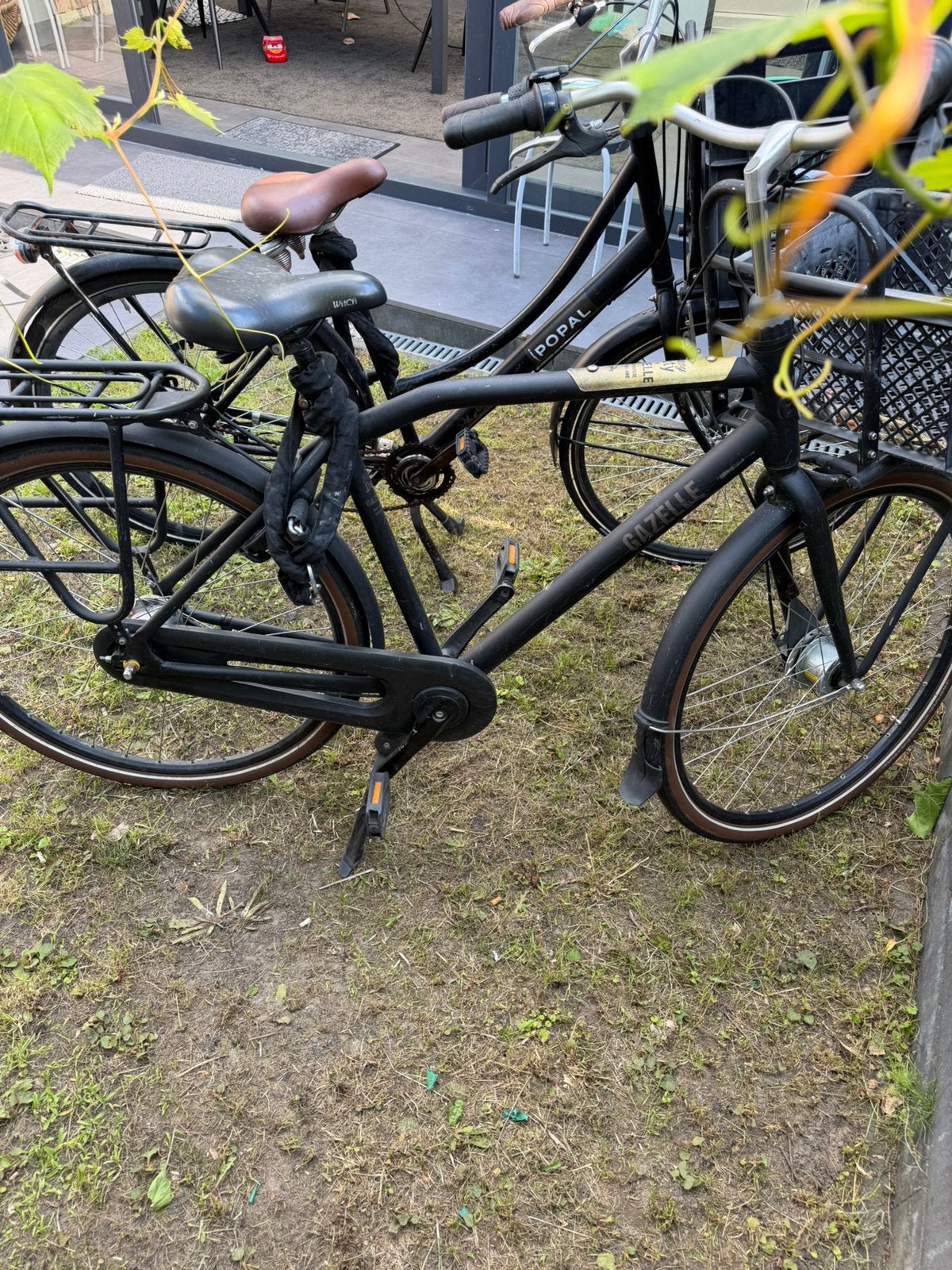 Twee heren fietsen OPKNAPPERJES, Ophalen, Zo goed als nieuw, Gazelle