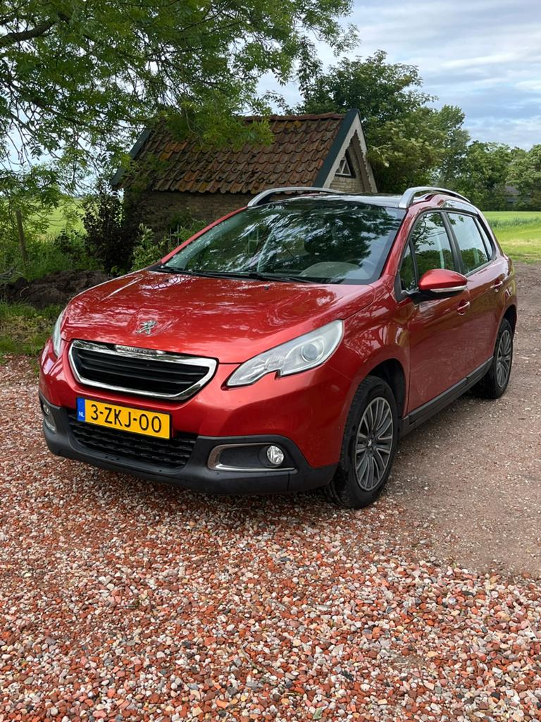 Peugeot 2008 1.2 E-vti Rood, 40 €/maand, Euro 6, 1199 cc, 82 pk