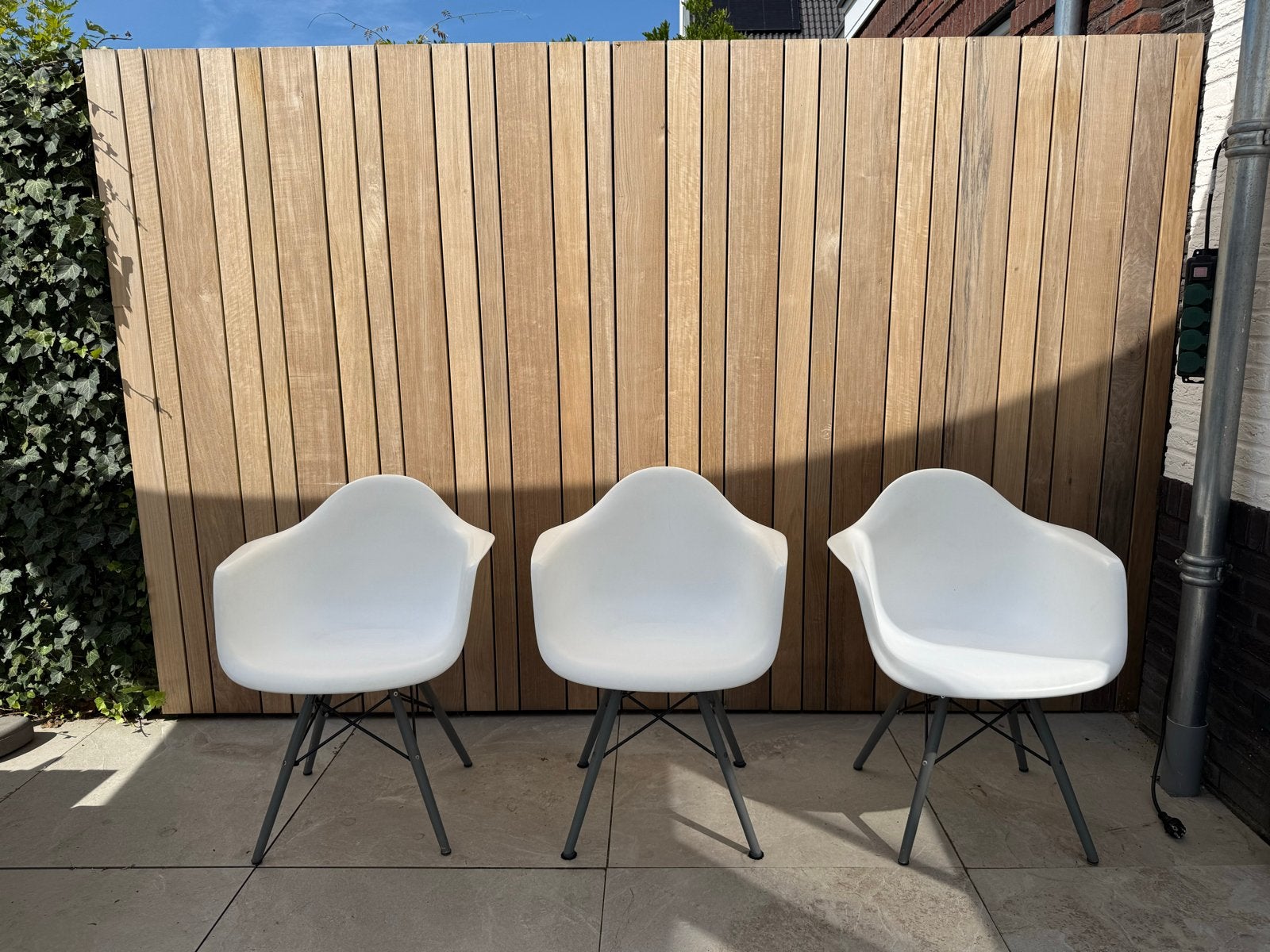 Set van 3 Eames Dar kopie kuipstoelen, Huis en Inrichting, Stoelen, Ophalen, Kunststof, Gebruikt, Drie
