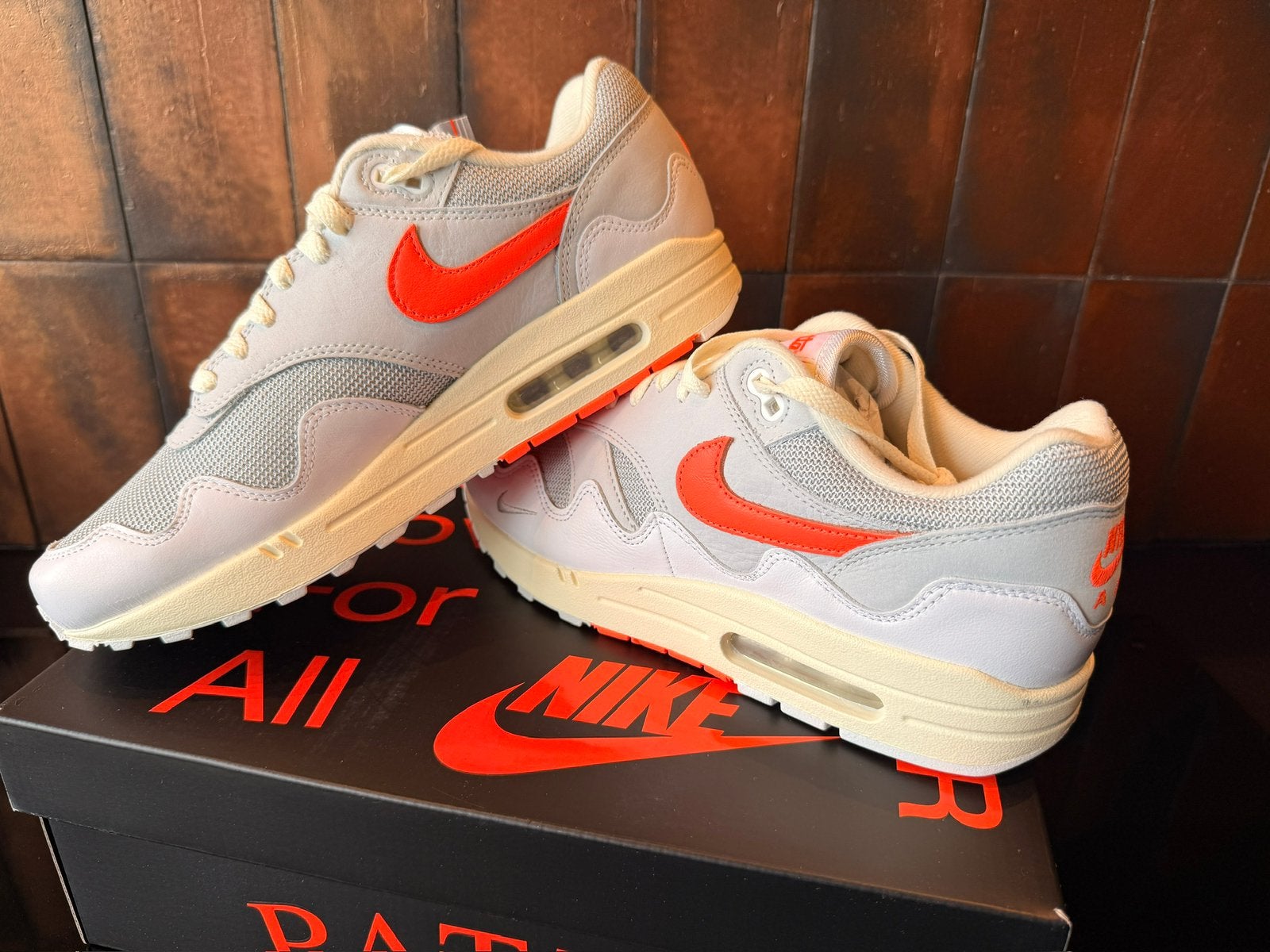 Nike Air Max 1 Patta Waves Hyper Crimson (mt 43), Overige kleuren, Nike, Nieuw, Ophalen of Verzenden