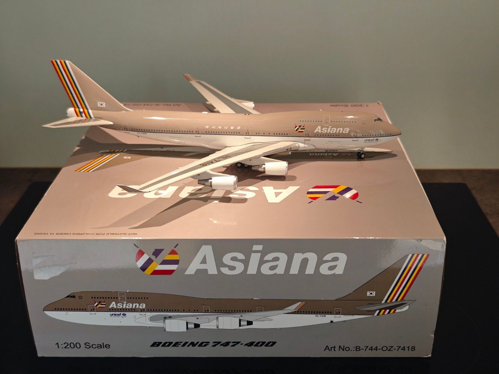 B models 1:200 Asiana 747-400, Ophalen of Verzenden, Zo goed als nieuw, Overige merken