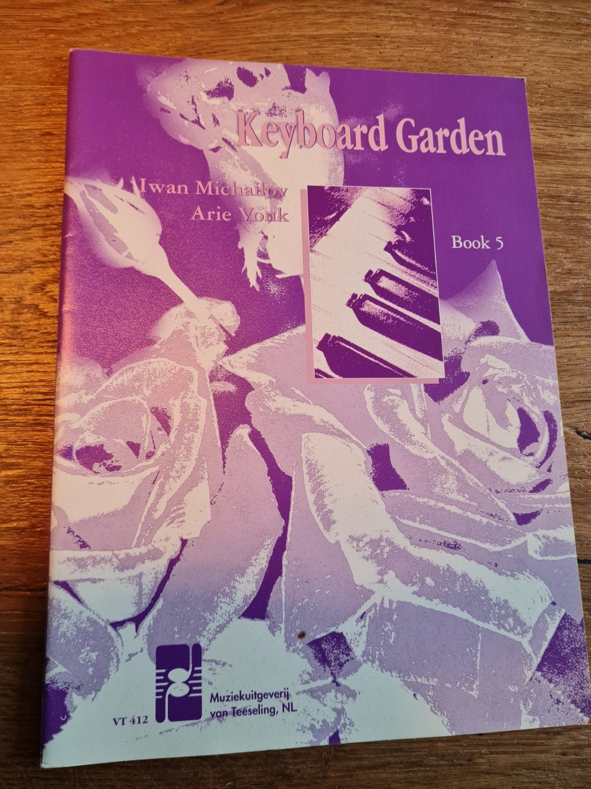 Keyboard Garden Boek 5 - Iwan Michailov & Arie Voulk, Muziek en Instrumenten, Ophalen of Verzenden, Zo goed als nieuw, Les of Cursus