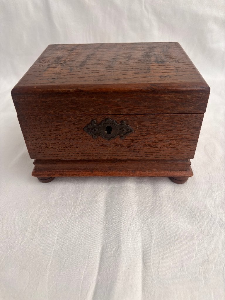 Antiek kistje van hout met slotje., Ophalen of Verzenden