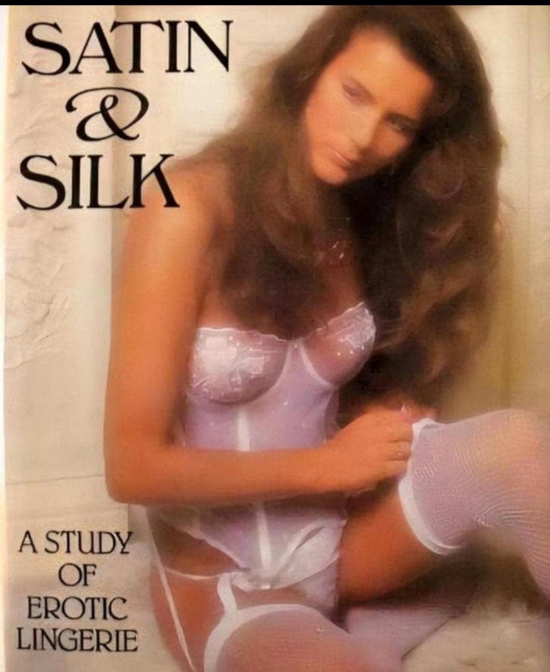SATIN & SILK Erotic lingerie. Hardcover, Ophalen of Verzenden, Zo goed als nieuw