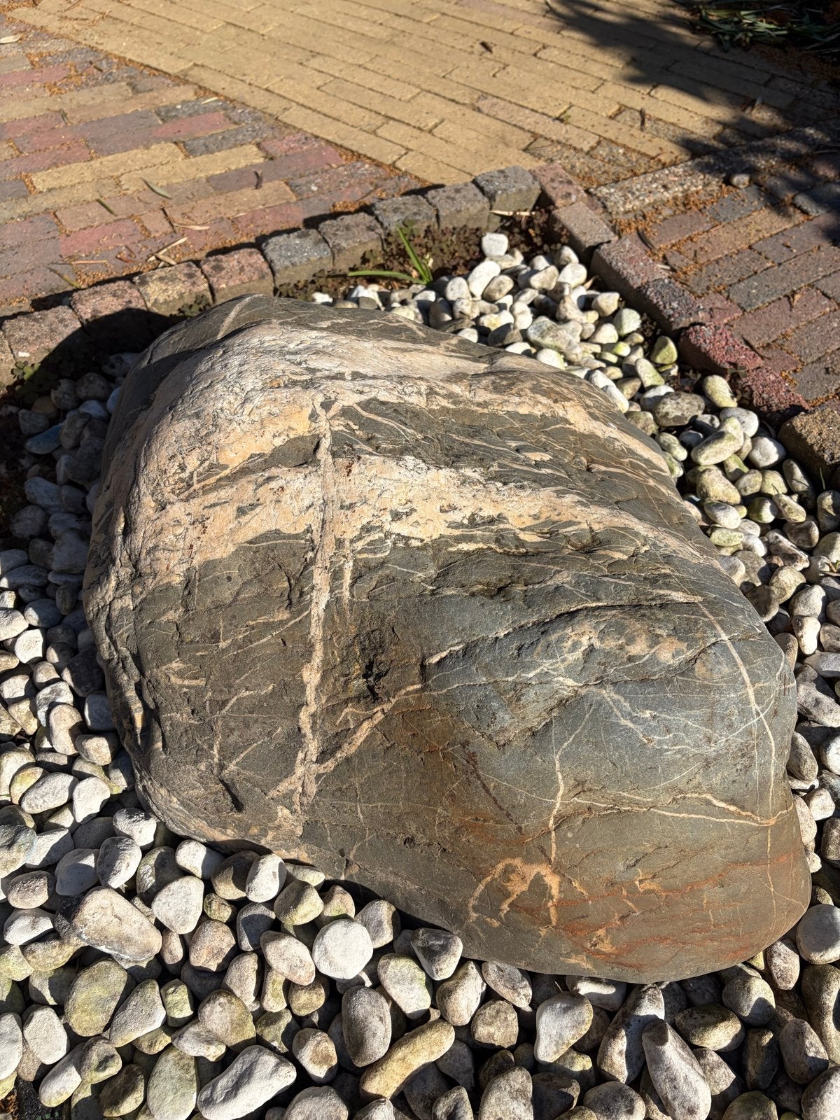 Zware Gneis steen 65x53 cm - Decoratieve rots, Tuin en Terras, Grind, Keien en Split, Ophalen, Overige materialen, Gebruikt, Kei