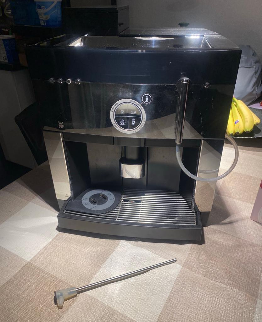 WMF1000s Pro in mooie chromen uitvoering, Witgoed en Apparatuur, Koffiezetapparaten, Ophalen, Afneembaar waterreservoir, Espresso apparaat