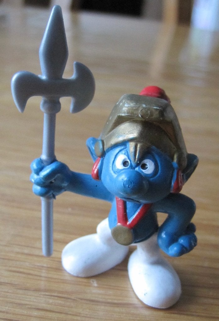 Smurf als soldaat met lans en helm - Schleich, Verzamelen, Smurfen, Ophalen of Verzenden, Zo goed als nieuw, Overige Smurfen, Poppetje, Figuurtje of Knuffel