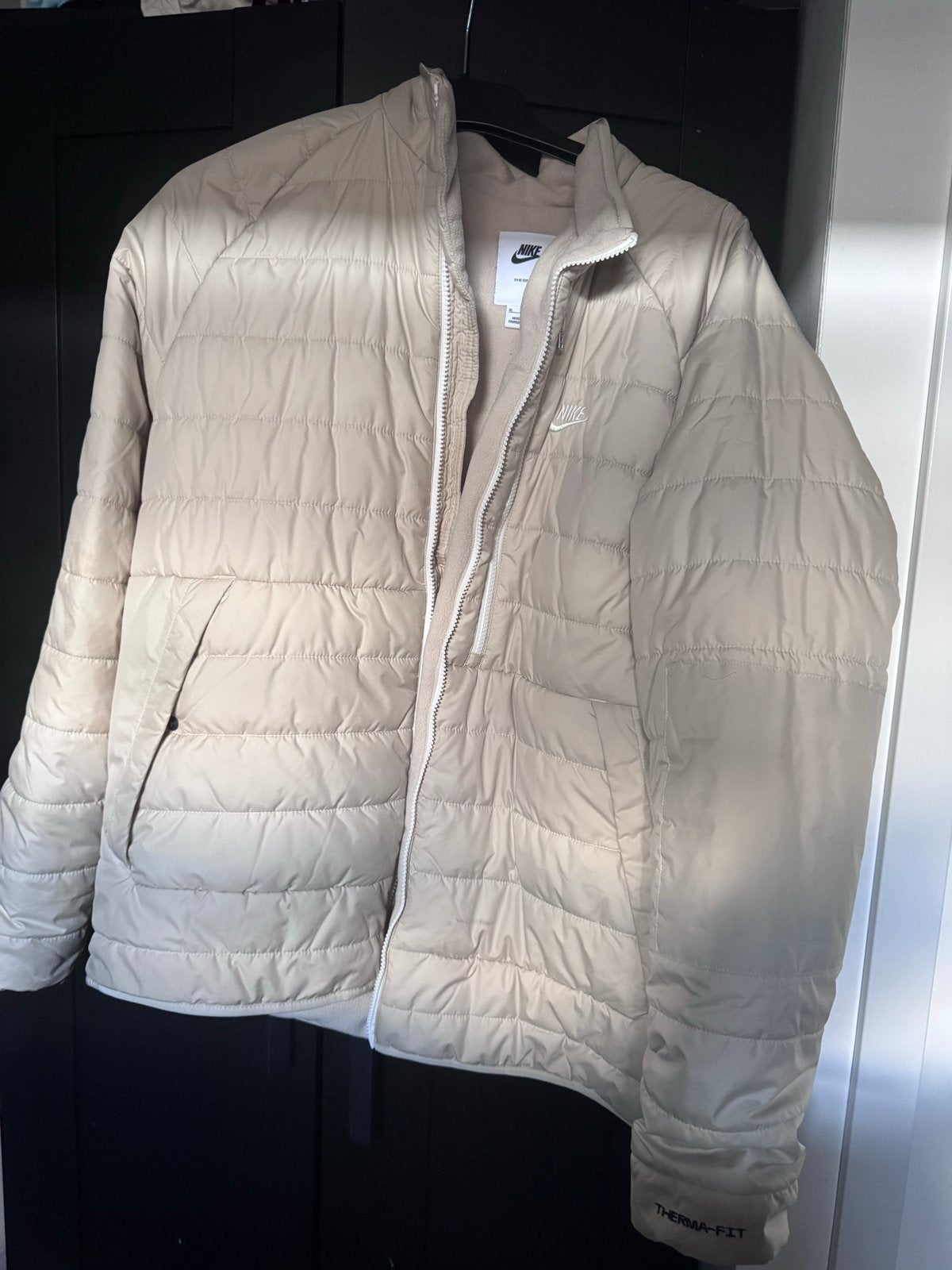 Nike Therma-FIT Puffer Jas - Beige (XL), Verzenden, Zo goed als nieuw, Maat 56/58 (XL), Beige