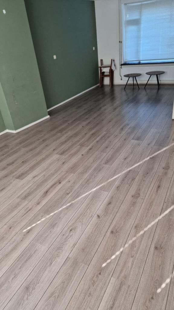 Mooie laminaatvloer grijs gratis!!, Gebruikt, 50 tot 150 cm, Ophalen of Verzenden, 10 m² of meer