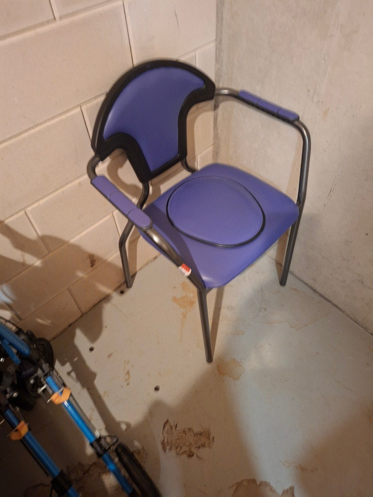 Toiletstoel van Medipoint, Diversen, Ophalen, Zo goed als nieuw