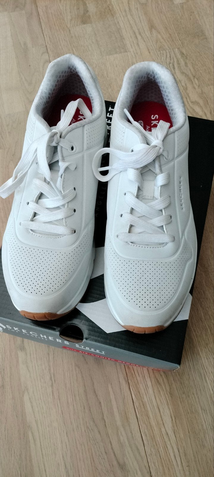 Skechers Street Wit Air Cooled Memory Foam Sneakers Dames, Jongen of Meisje, Schoenen, Zo goed als nieuw, Skechers