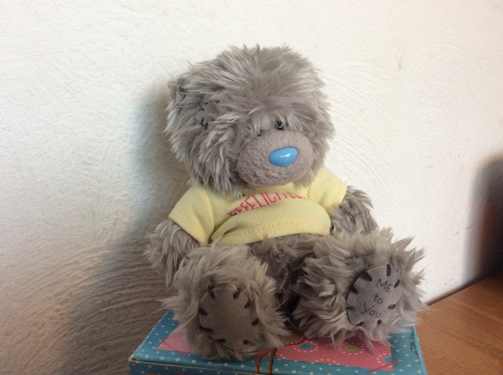 Me to You bluenose beertje "Gefeliciteerd" shirt, Verzamelen, Beren en Cherished Teddies, Ophalen of Verzenden, Gebruikt, Stoffen beer
