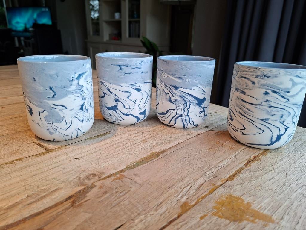 Set van 4 Handgemaakte Marmer-look Mokken - Blauw/Wit, Overige typen, Ophalen of Verzenden, Zo goed als nieuw, Steen/keramiek