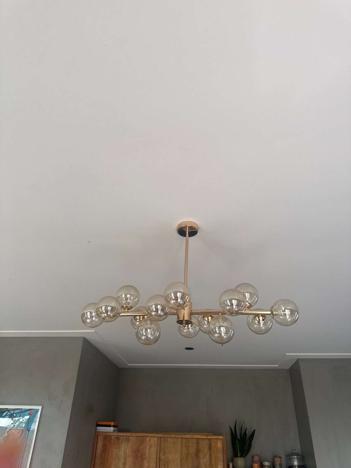 Moderne gouden hanglamp met glazen bollen, Ophalen of Verzenden, Zo goed als nieuw, Metaal, E14 (klein)