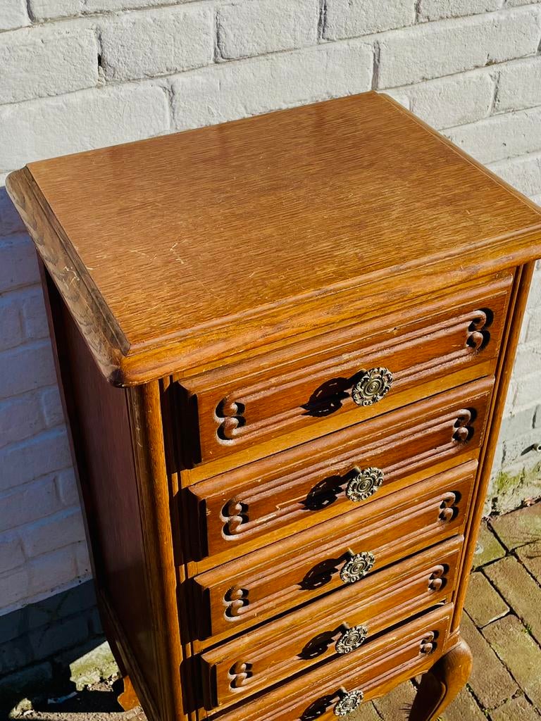 Madame Chiffonnier – Franse flair op hoge poten, Huis en Inrichting, Kasten | Ladekasten, Ophalen, Minder dan 50 cm, 5 laden of meer