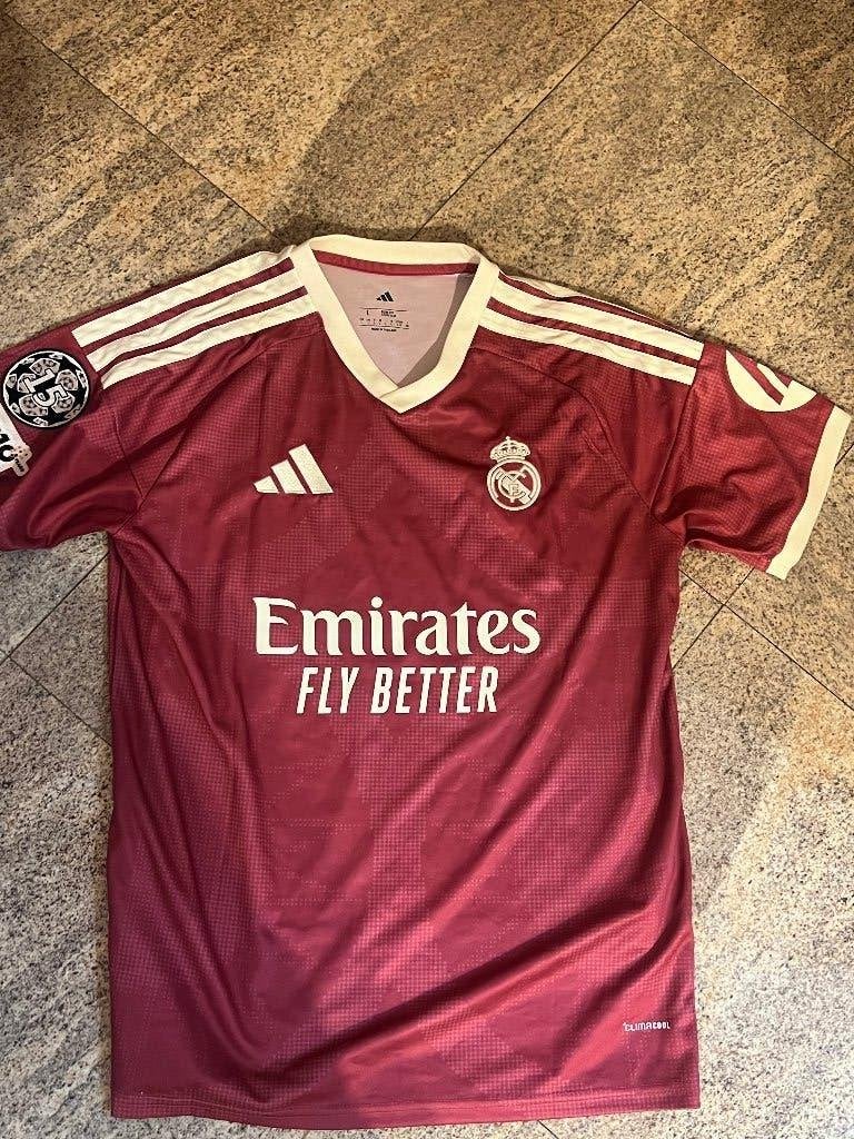 Real madrid 3rd shirt roze 2026/2027, Sport en Fitness, Voetbal, Shirt, Nieuw, Maat L, Ophalen of Verzenden