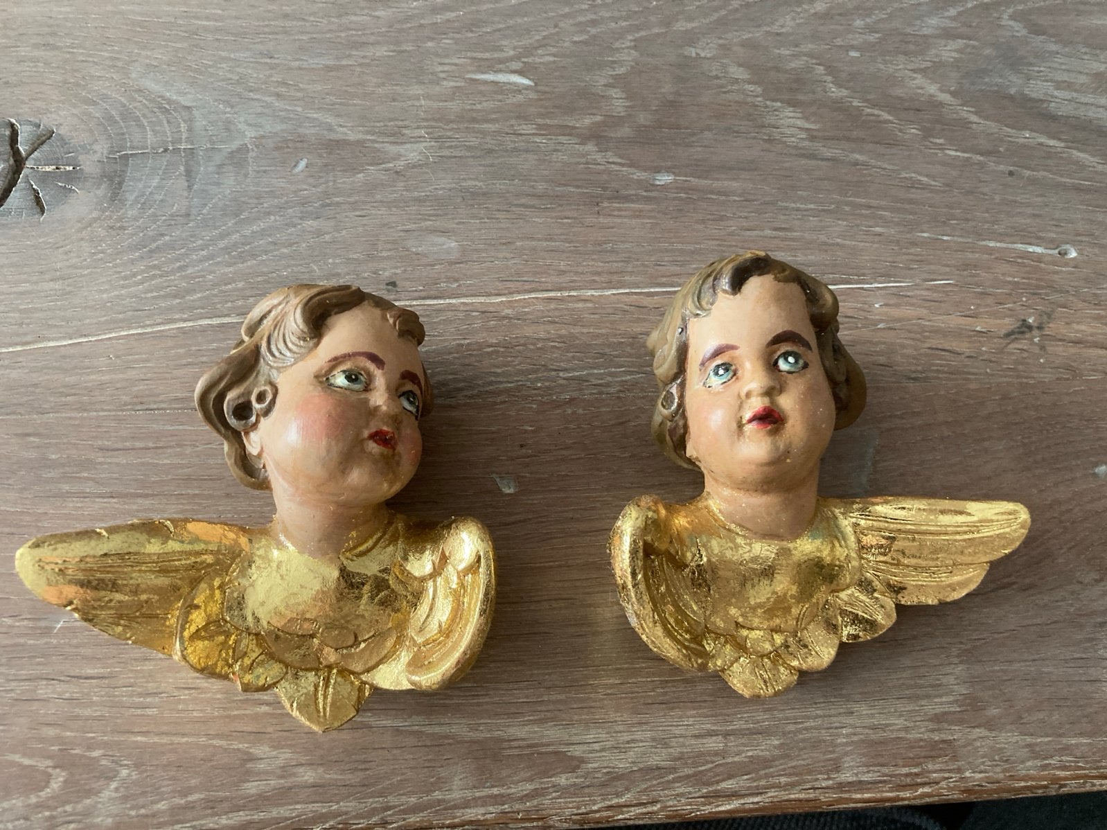 Twee Engelenhoofden uit Tirol, lindenhout met bladgoud 1960, Ophalen of Verzenden
