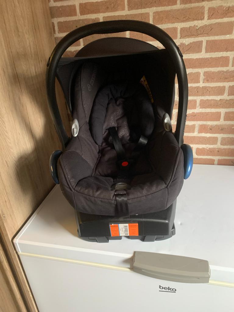 Maxi-Cosi autostoel met EasyBase - Zwart, Ophalen of Verzenden, 0 t/m 13 kg, Maxi-Cosi, Gebruikt
