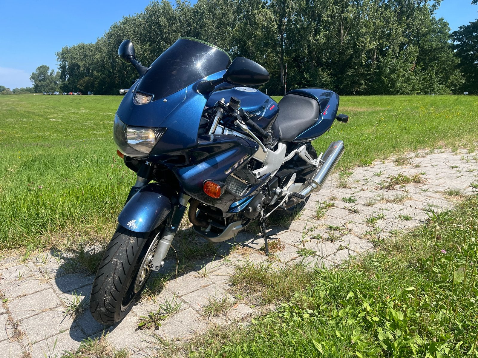 Honda VTR1000 Firestorm - Weinig kilometers, 2e eigenaar, Motoren, Motoren | Honda, 2 cilinders, Motorrijbewijs A, Gebruikt, Meer dan 35 kW